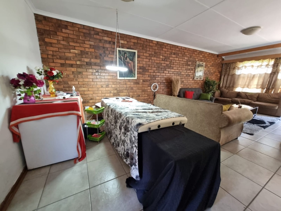 2 Bedroom Property for Sale in Westdene Free State